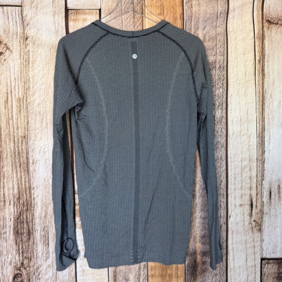 Lululemon Run Stripe Long Sleeve Performance Athletic Top Performance Size 10 - Picture 2 of 7